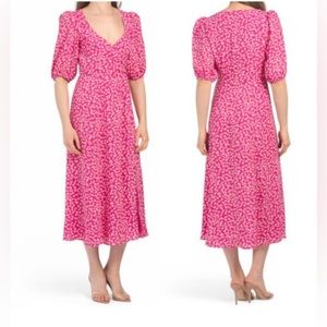 COPY - WAYF Pink Ditsy Floral Puff Sleeve Dress 👗